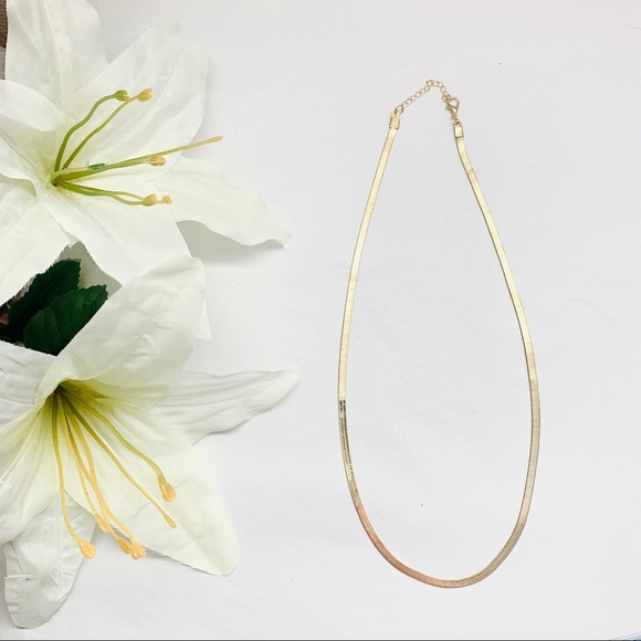 *Gold Timeless Vintage Snake Chain Classic Necklace* - Picture 2 of 5